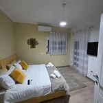 아파트 Quiet Corner Apartments, Delijorgji