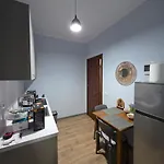 Quiet Corner Apartments, Delijorgji 아파트 *