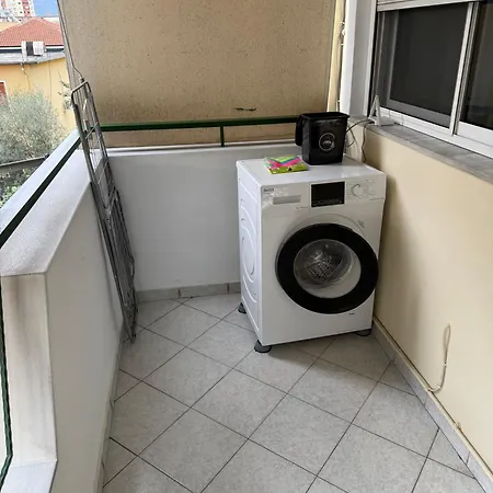 公寓 Quiet Corner Apartments, Delijorgji