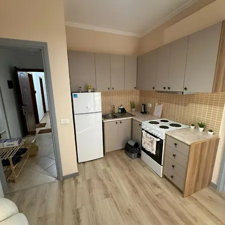 Quiet Corner Apartments, Delijorgji * Τίρανα