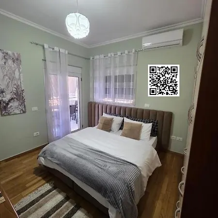 Quiet Corner Apartments, Delijorgji شقة