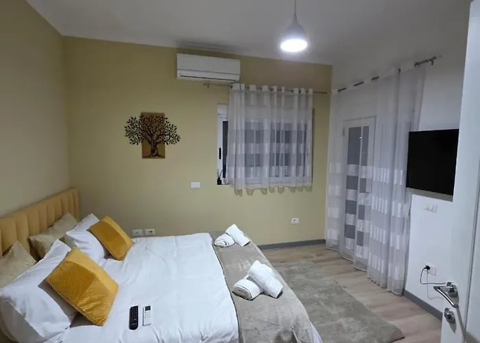 公寓 Quiet Corner Apartments, Delijorgji