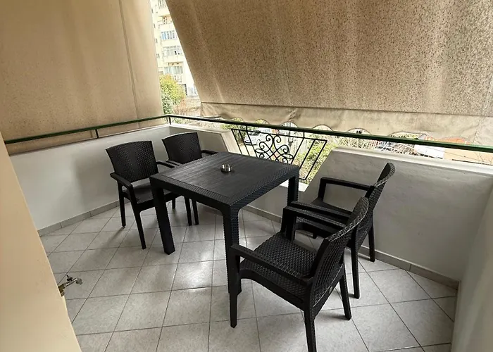 Quiet Corner Apartments, Delijorgji 地拉那